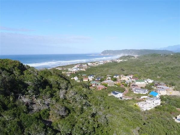1101 m² Land available in Cola Beach