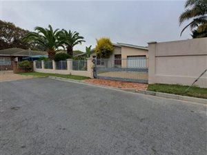 3 Bed House in Bosonia