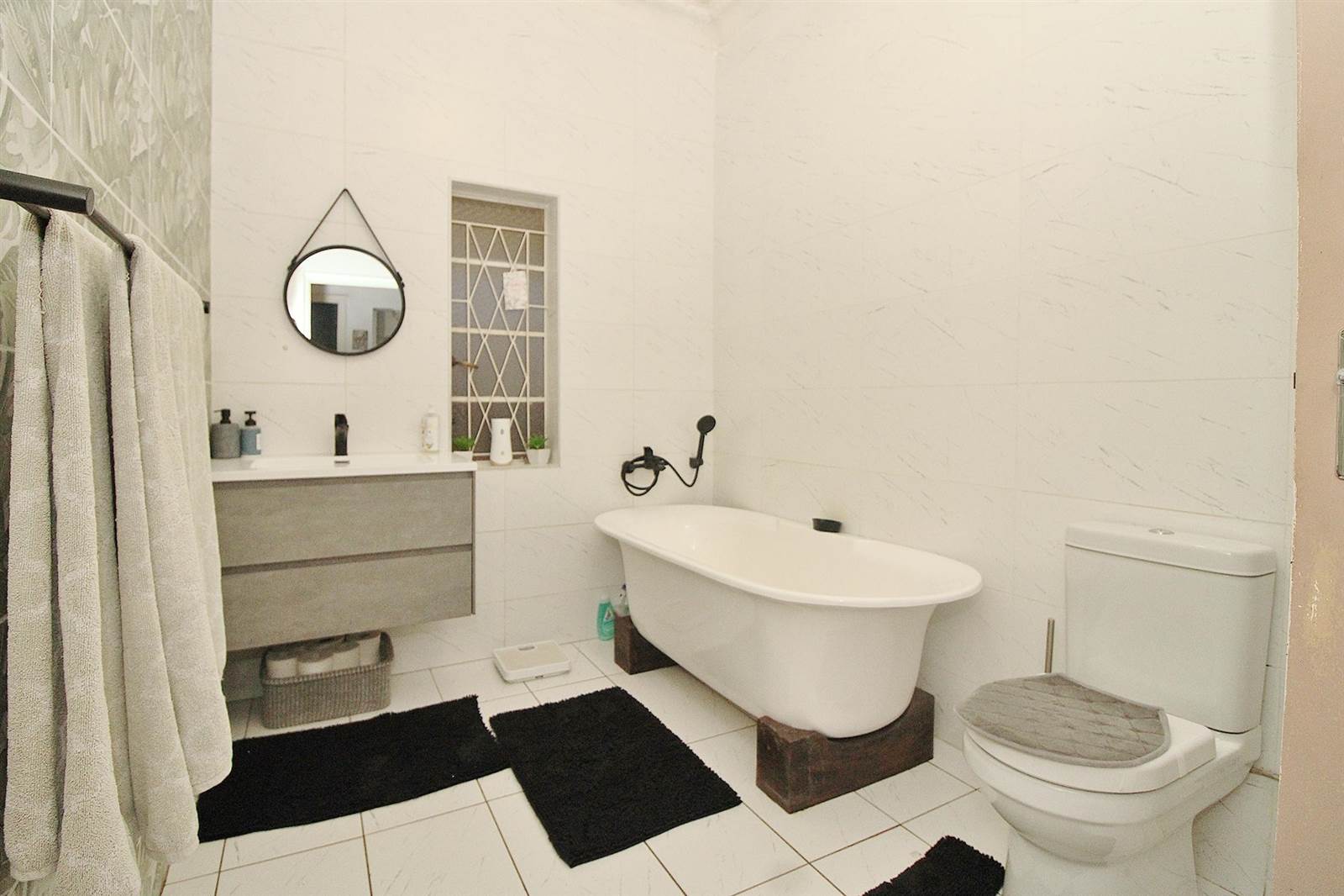 3 Bed House in Primrose Hill photo number 15