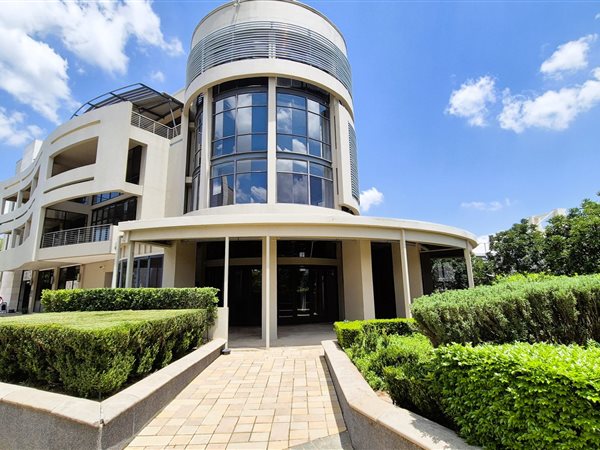 580 m² Retail Space 580 m² Retail Space