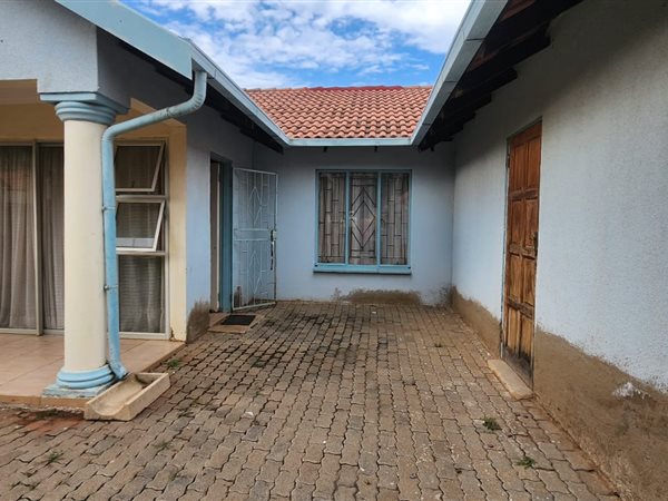 3 Bedroom House 3 Bedroom House