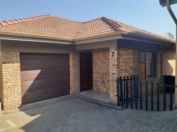 2 Bedroom Townhouse 2 Bedroom Townhouse