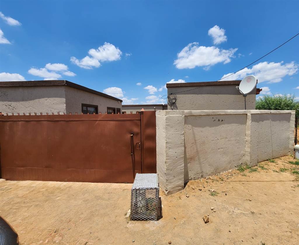 3 Bed House in Bloemfontein photo number 18
