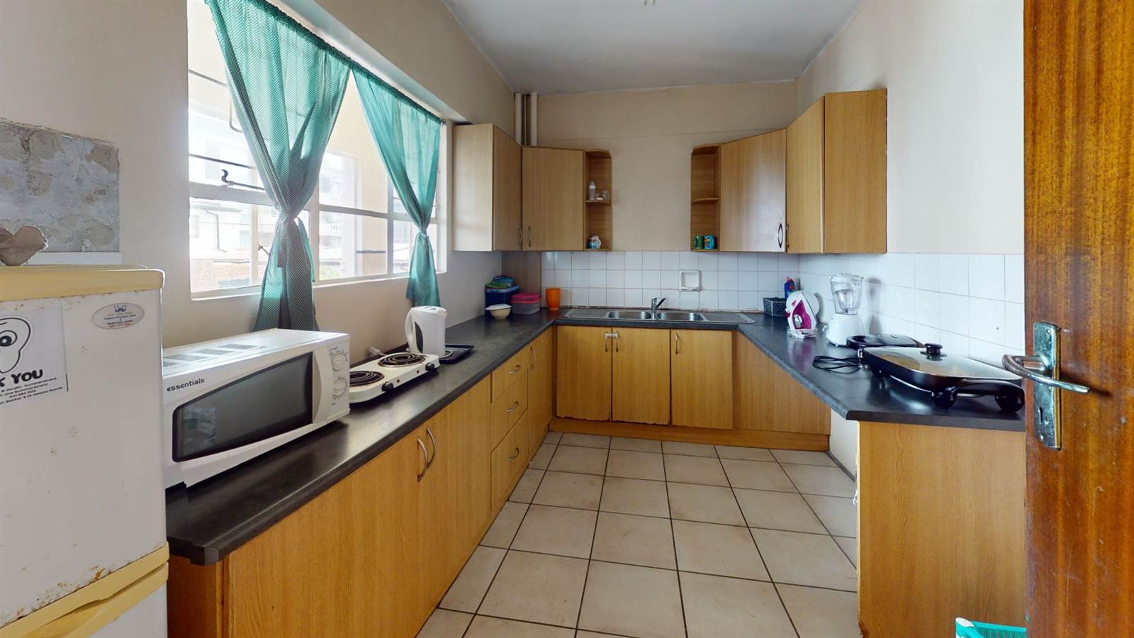1 Bed Apartment in Port Elizabeth Central photo number 12