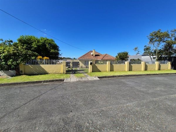 3 Bedroom House 3 Bedroom House