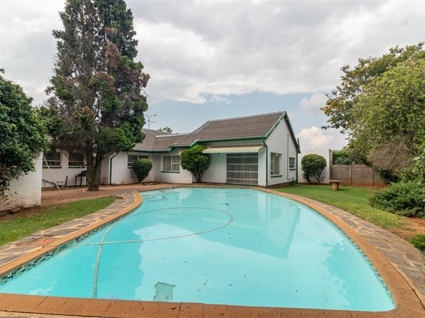 4 Bedroom House 4 Bedroom House