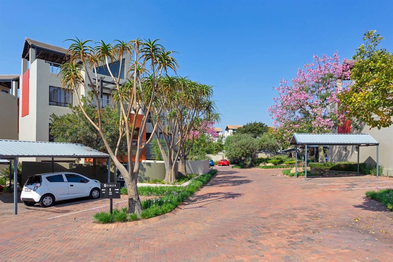 1 Bed Apartment in Lonehill photo number 27