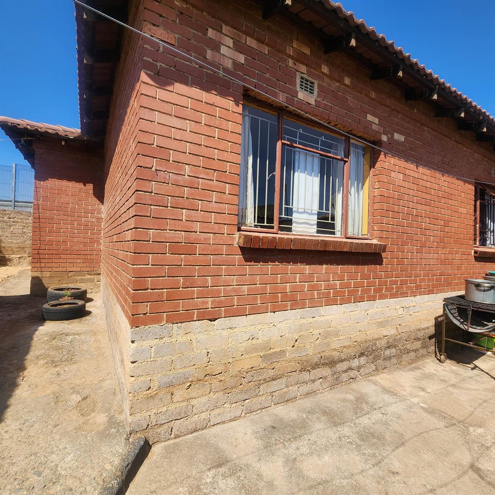 4 Bed House in Tembisa photo number 17