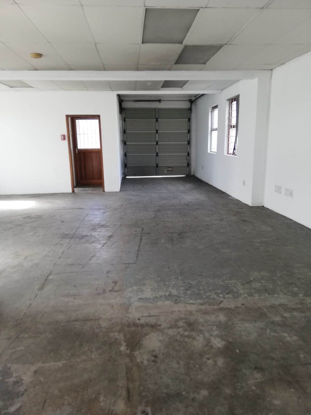 242  m² Commercial space in Ottery photo number 23