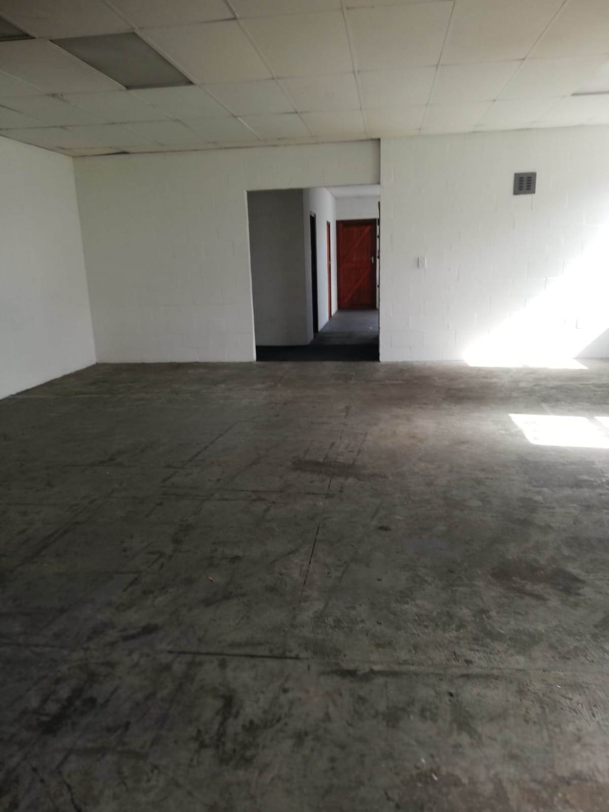 242  m² Commercial space in Ottery photo number 13
