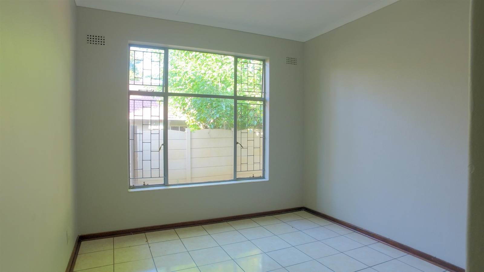 4 Bed House in Protea Park photo number 15