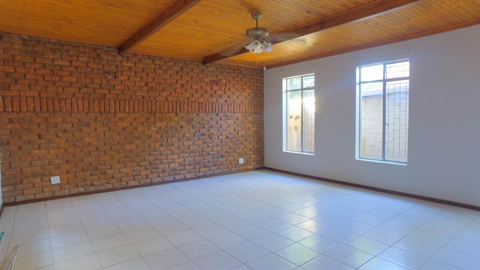4 Bed House in Protea Park photo number 3