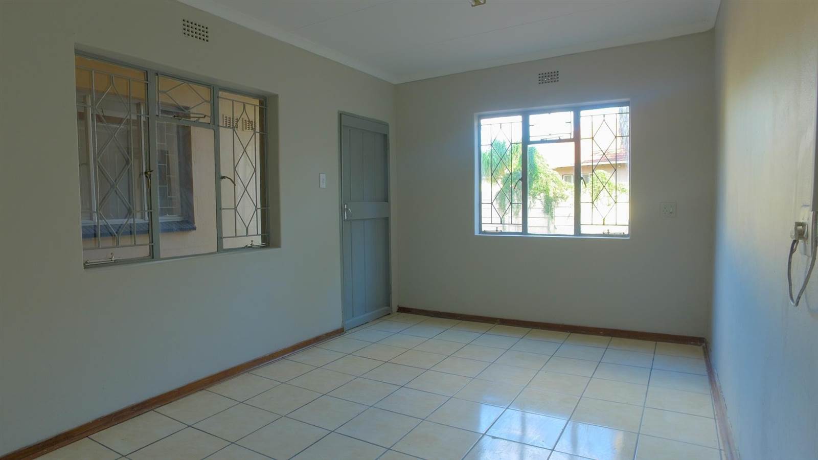 4 Bed House in Protea Park photo number 21