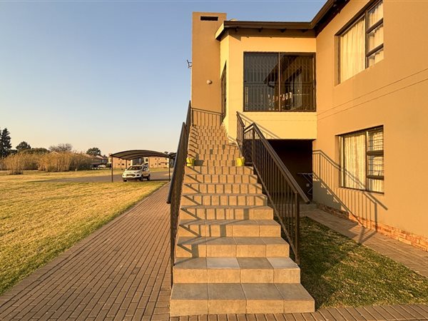 2 Bedroom Townhouse 2 Bedroom Townhouse