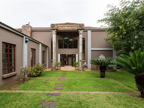 5 Bedroom House 5 Bedroom House