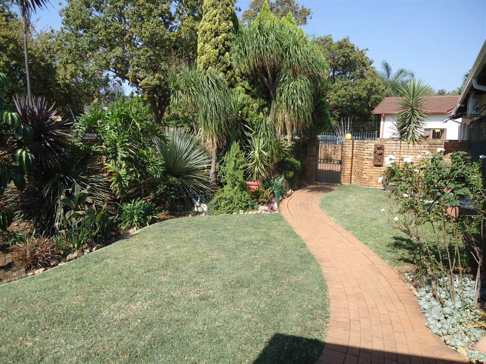 4 Bed House in Parktown Estate photo number 30