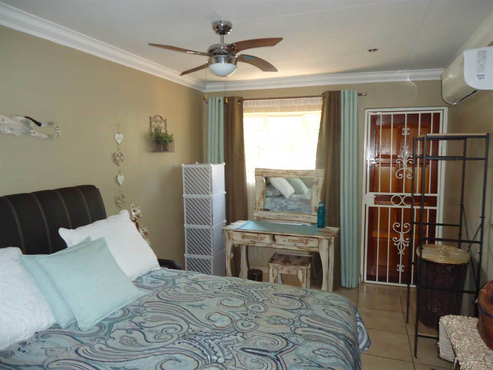 4 Bed House in Parktown Estate photo number 21