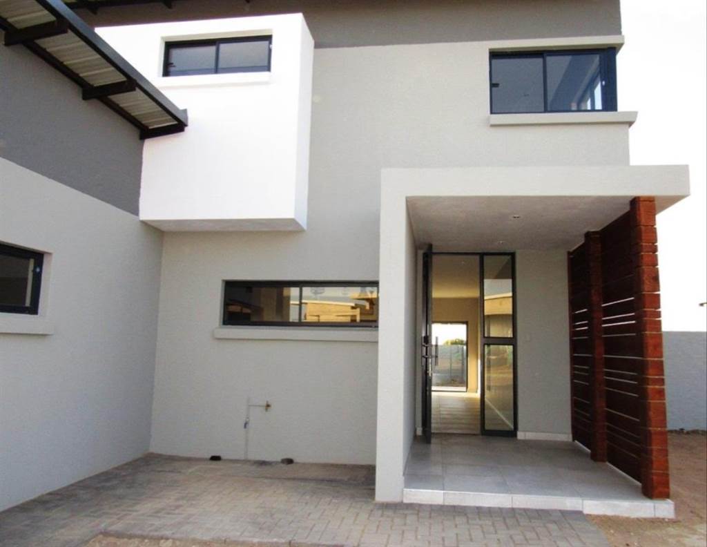 4 Bed House in The Aloes Lifestyle Estate photo number 3