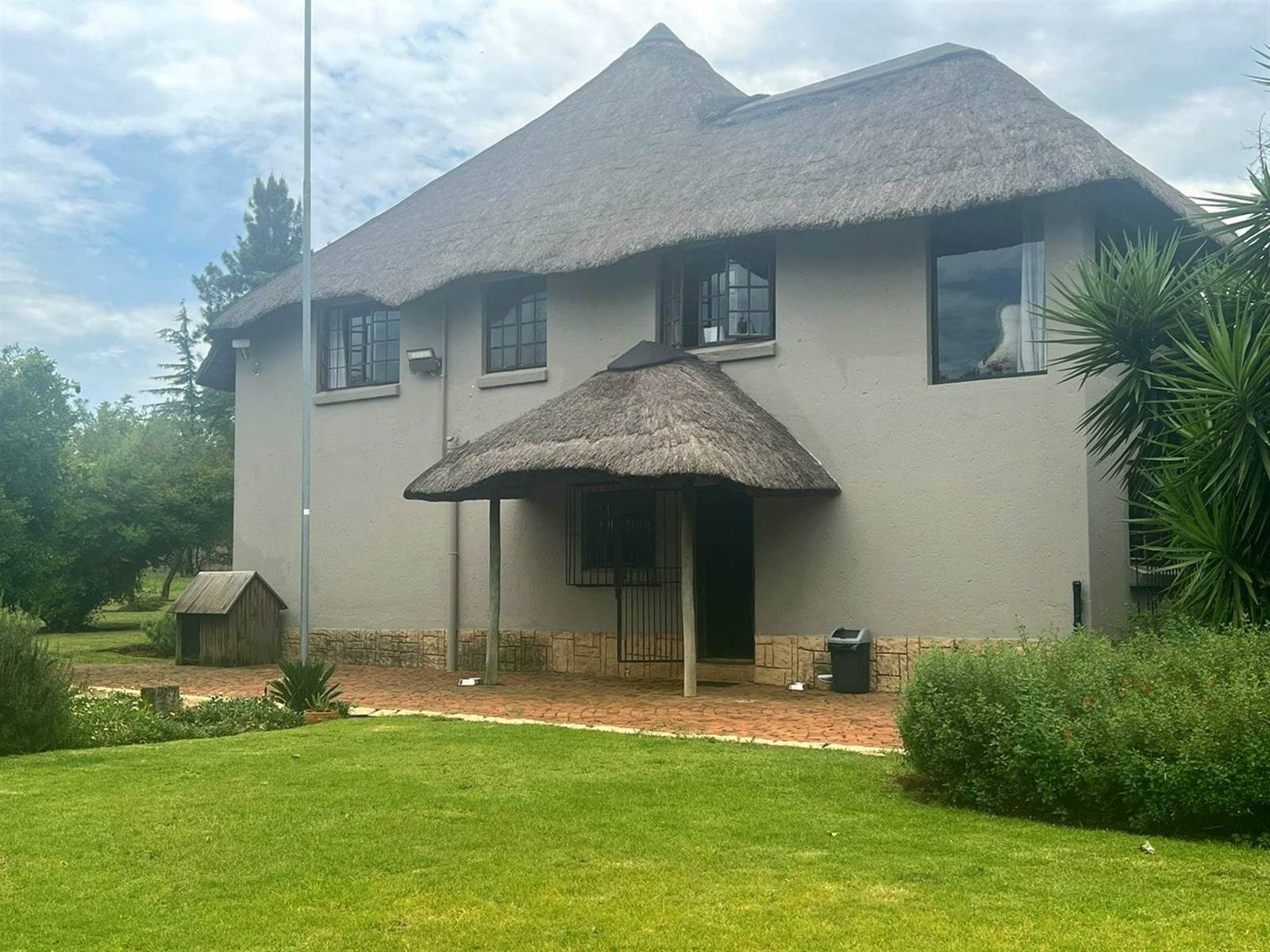 3 Bed House in Mnandi AH photo number 1