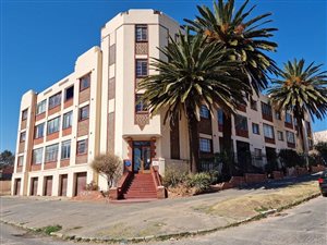 2 Bed Apartment in Troyeville