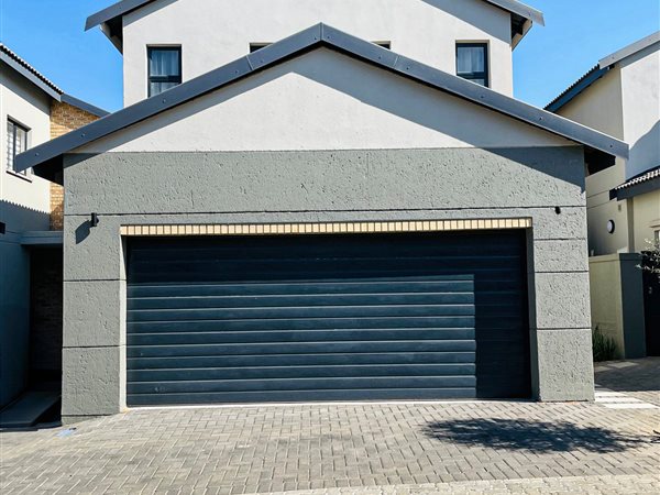 4 Bedroom House 4 Bedroom House