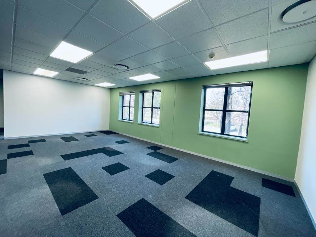 329  m² Commercial space in Sandown photo number 11