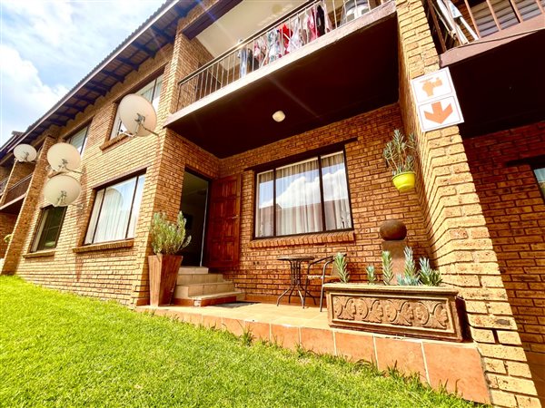 2 Bedroom Townhouse 2 Bedroom Townhouse