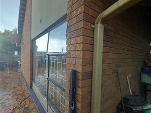 3 Bed House in Lindo Park