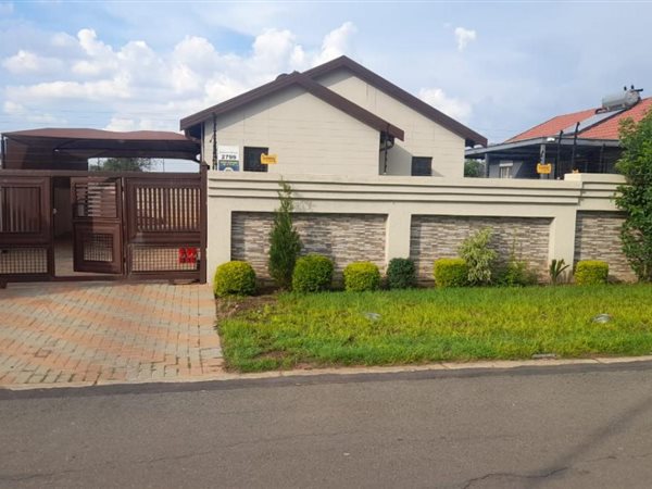 3 Bedroom House 3 Bedroom House