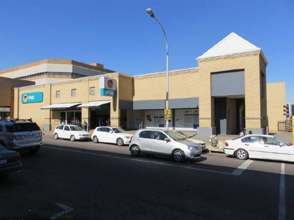 353  m² Retail Space