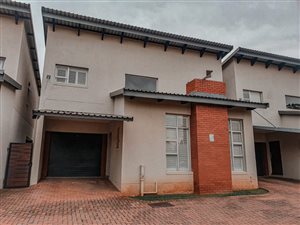 3 Bed Townhouse in Baileys Muckleneuk