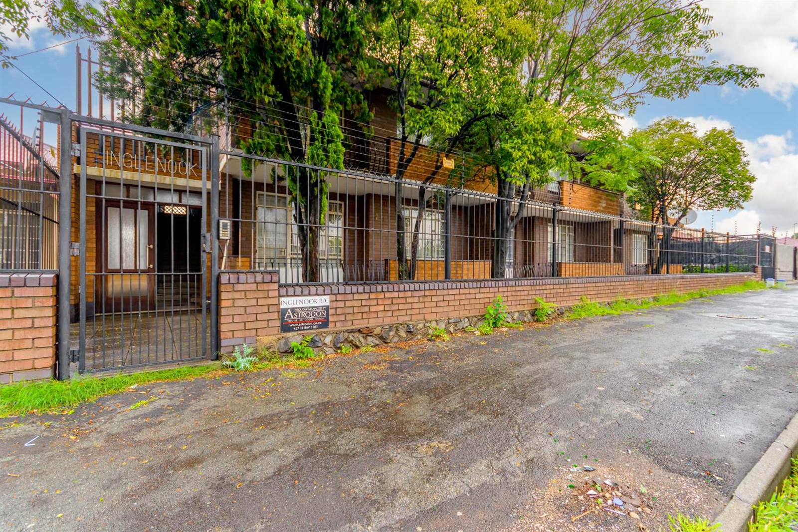 2 Bed Apartment in Germiston South photo number 13
