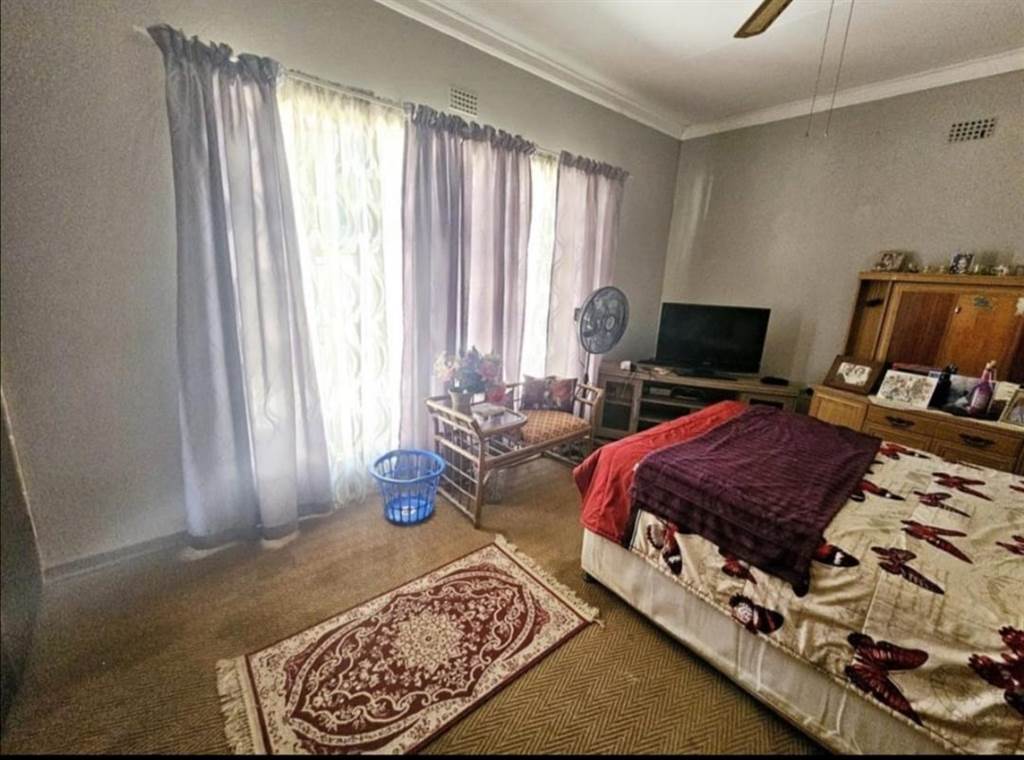 6 Bed House in Makhado (Louis Trichardt) photo number 3