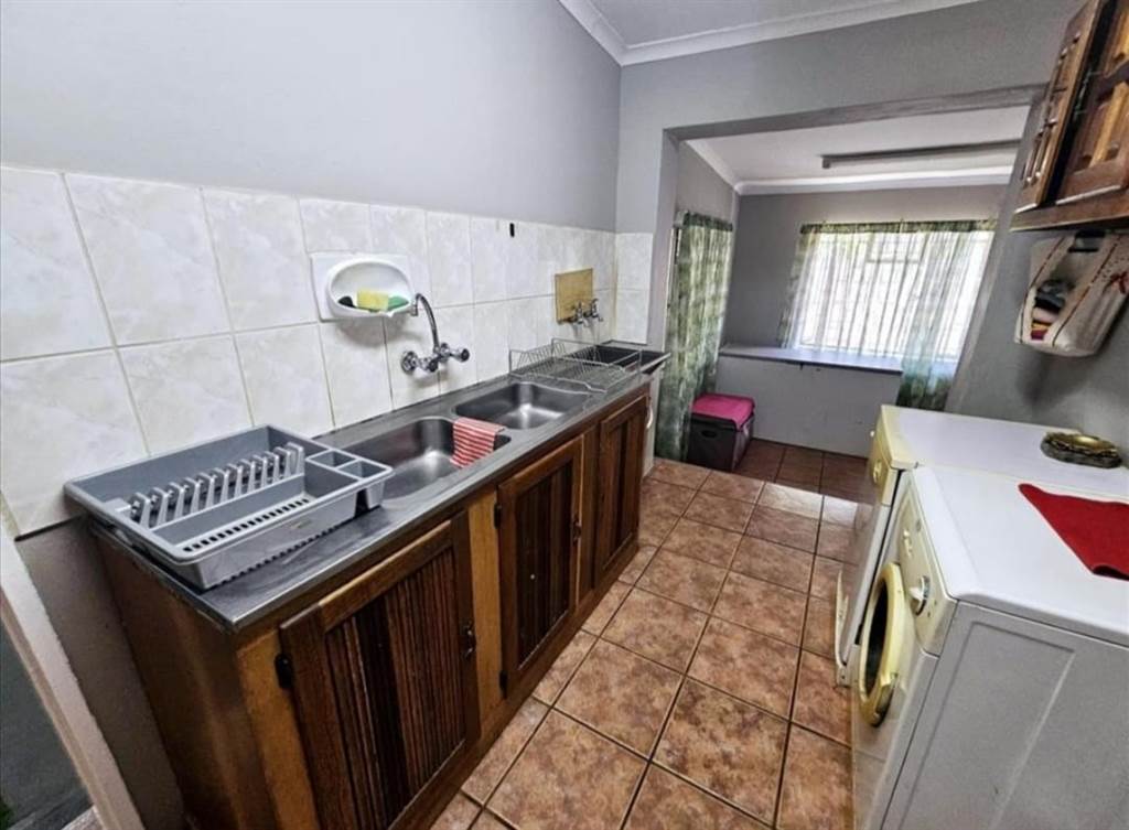 6 Bed House in Makhado (Louis Trichardt) photo number 1