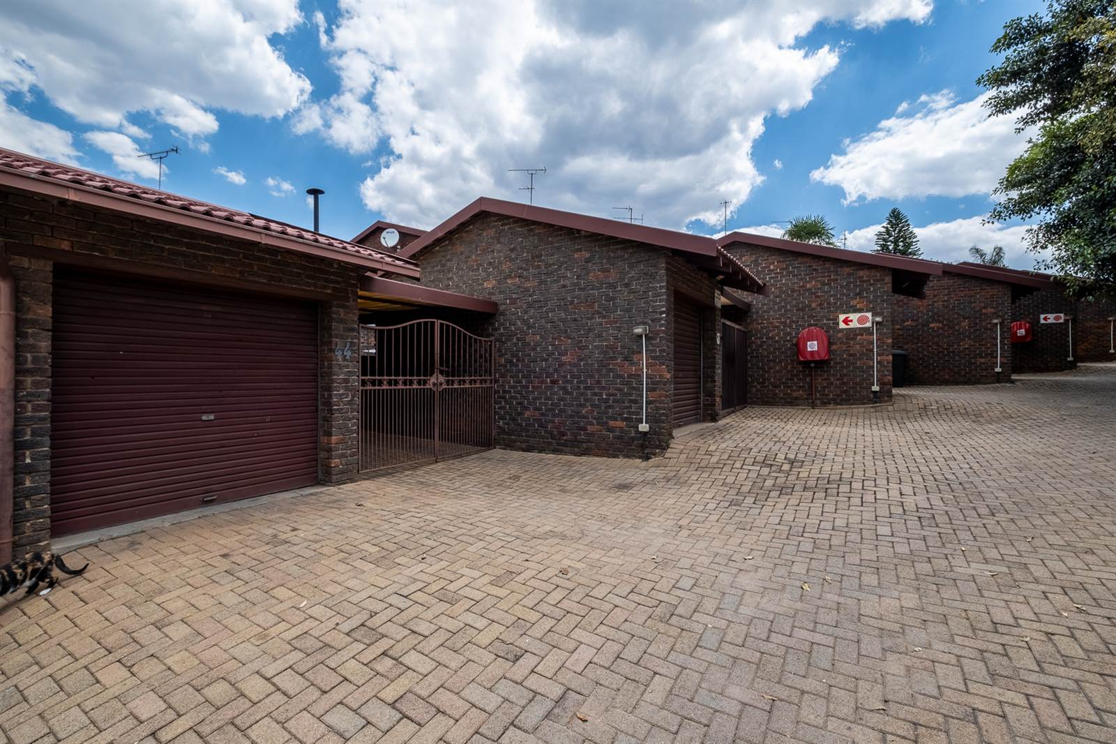 2 Bed Townhouse in Randpark Ridge photo number 23