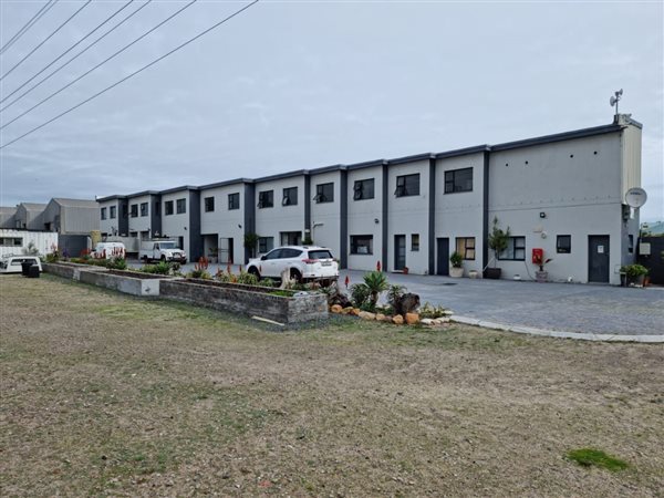 580  m² Industrial space in Montague Gardens