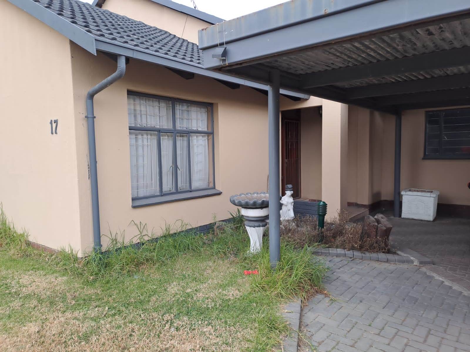 4 Bed House in Secunda Central photo number 19