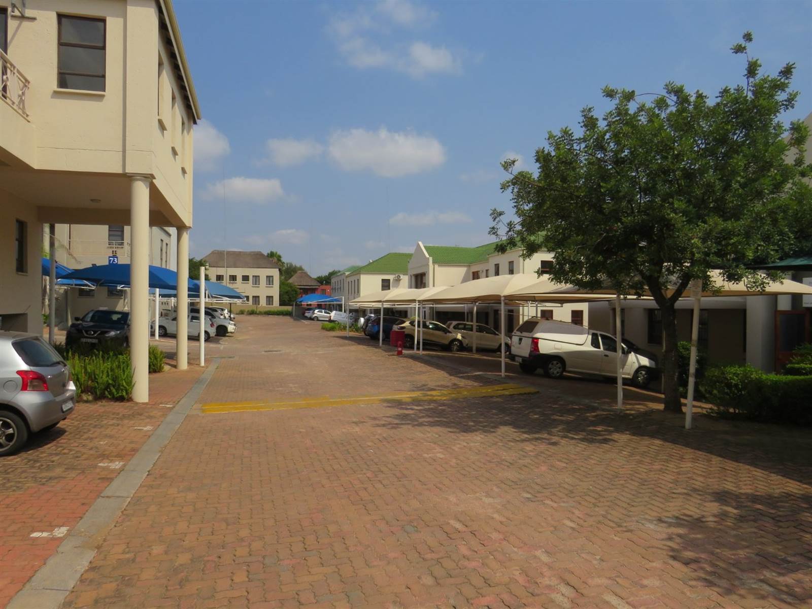 200  m² Commercial space in Lonehill photo number 2