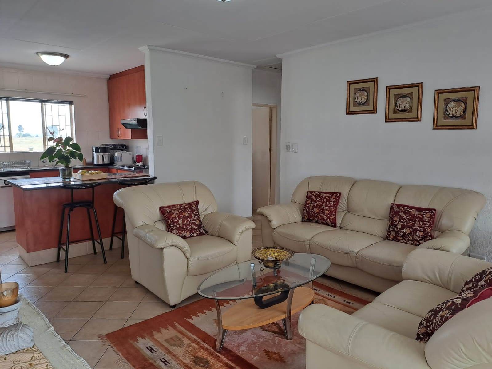 2 Bed Apartment in Dalpark Ext 1 photo number 6