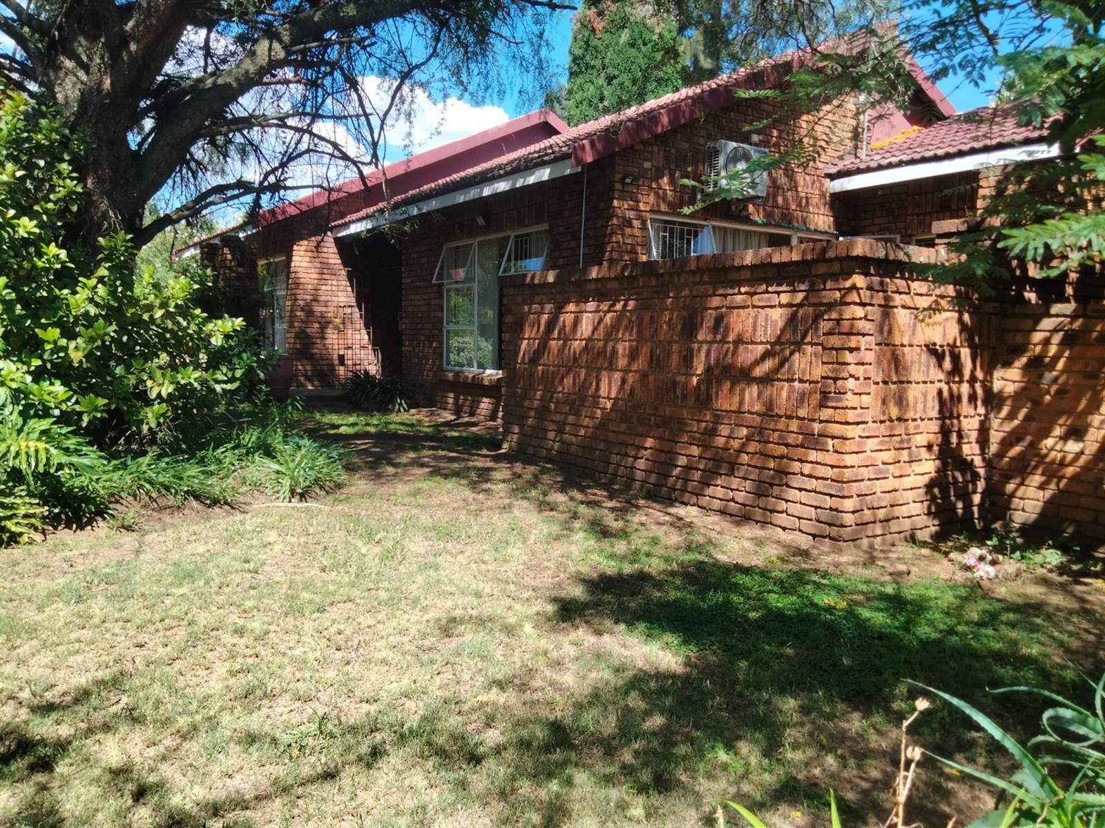 3 Bed House in Dalpark Ext 1 photo number 2