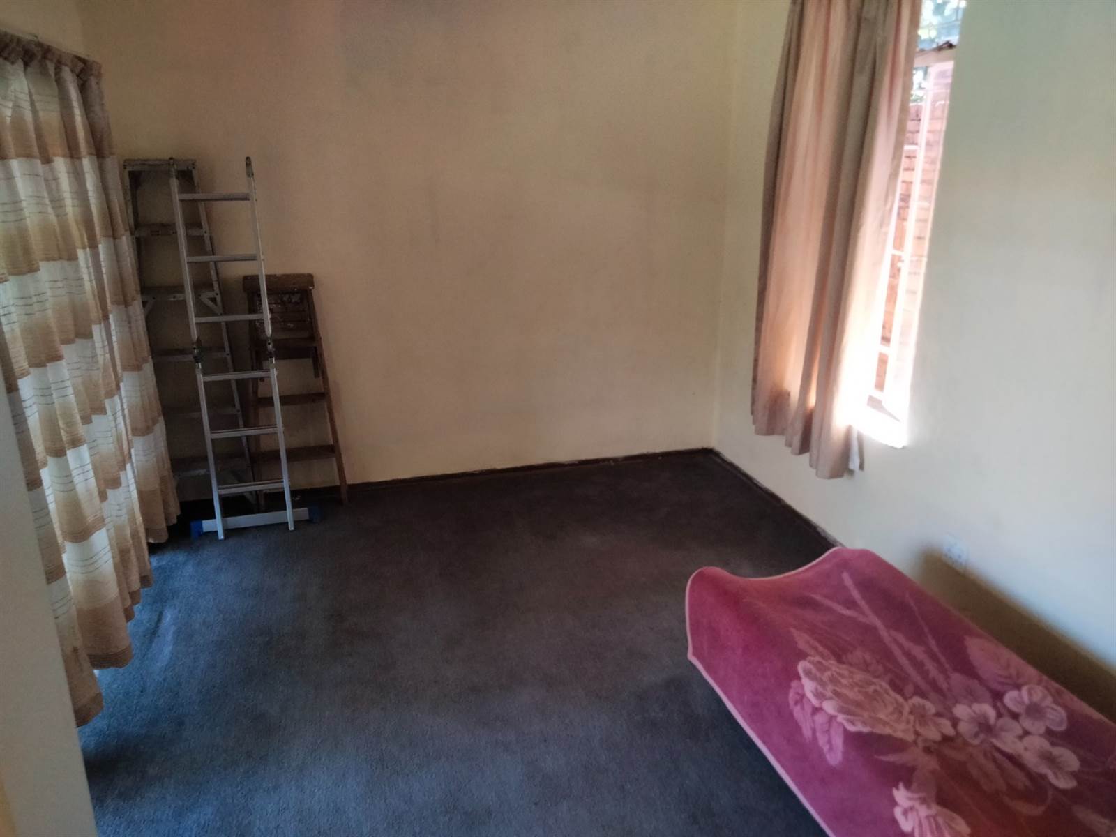 3 Bed House in Dalpark Ext 1 photo number 8