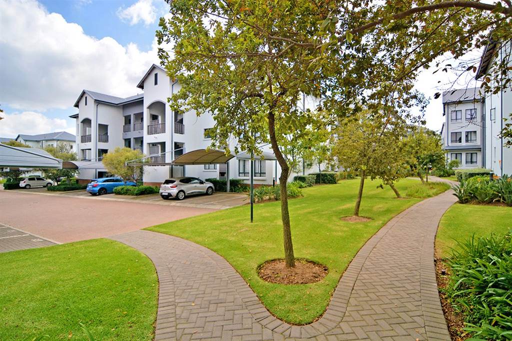 2 Bed Apartment in Sandown photo number 10