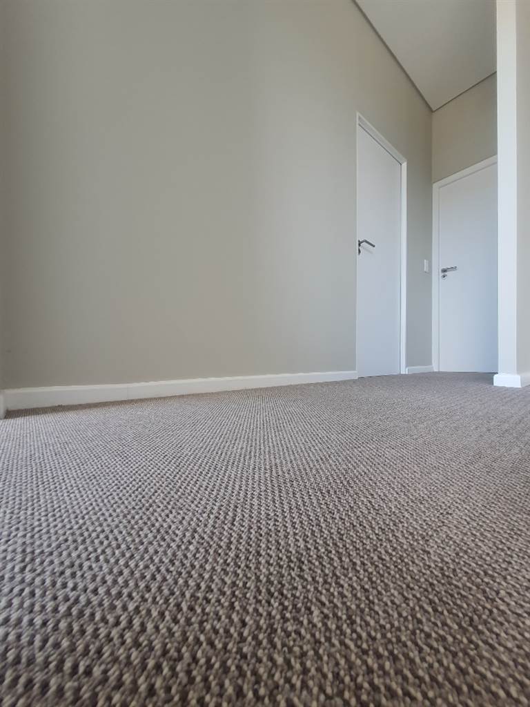 2 Bed Apartment in Goodwood photo number 9