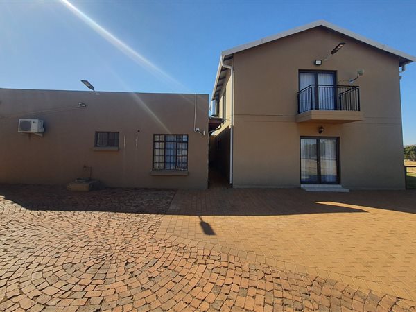 2.2 ha Smallholding 2.2 ha Smallholding