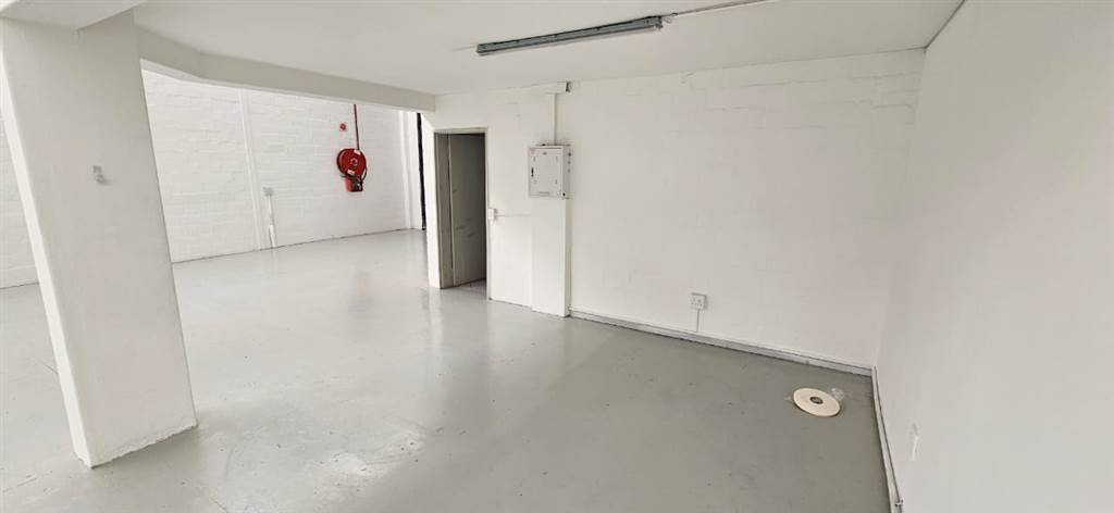 350  m² Industrial space in Killarney Gardens photo number 8