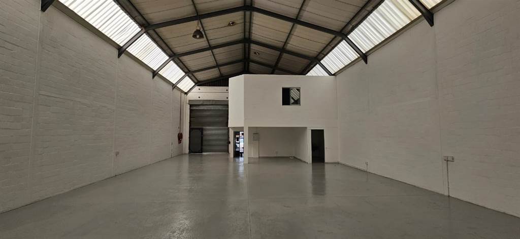 350  m² Industrial space in Killarney Gardens photo number 4