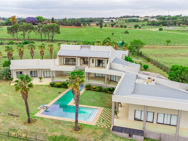 6 Bed House in Lanseria and surrounds