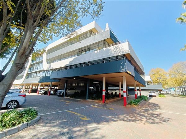 364  m² Commercial space