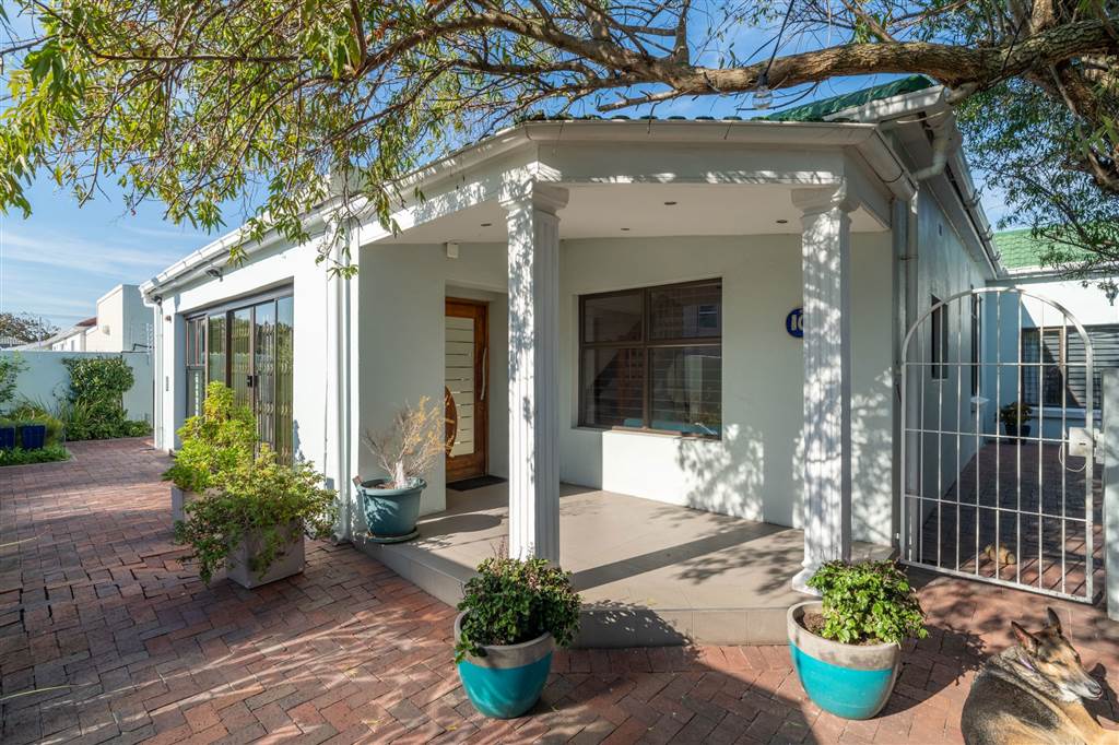4 Bedroom House 4 Bedroom House