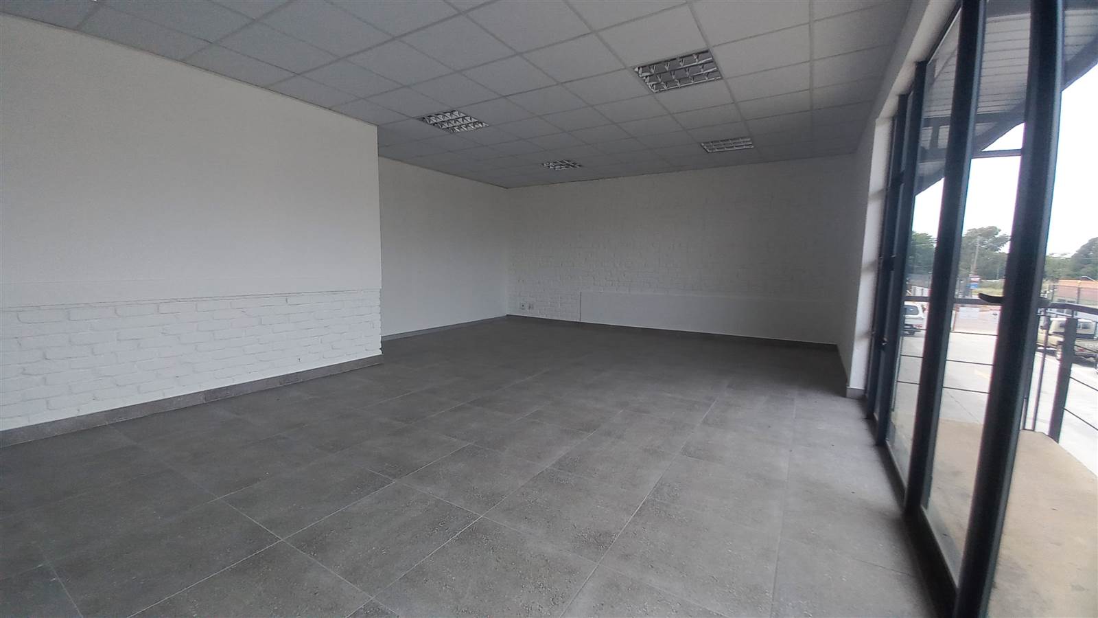 1309  m² Industrial space in Pomona photo number 13
